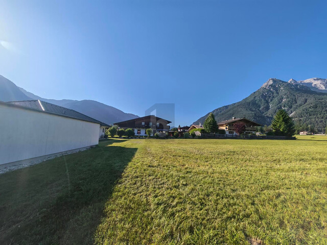 SONNENLAGE MIT TRAUMHAFTEM PANORAMABLICK