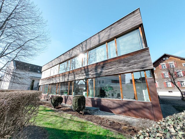 TOP LAGE nur 3 Minuten vom Hauptbahnhof! Firmenstandort in Dornbirn – inkl. 5TG's und 11 AP's