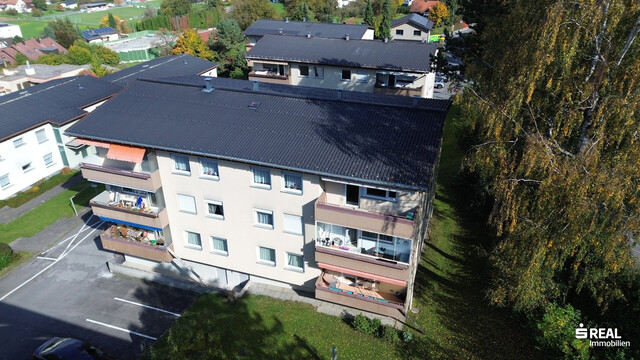 4-Zimmer-Wohnung mit Balkon & Garagenbox in ruhiger Lage