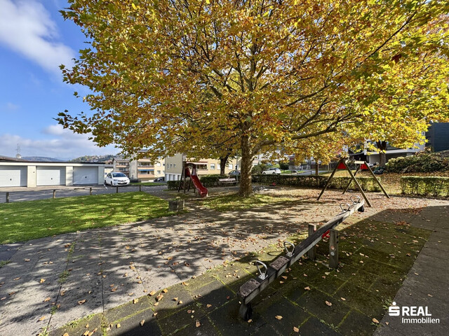 4-Zimmer-Wohnung mit Balkon & Garagenbox in ruhiger Lage