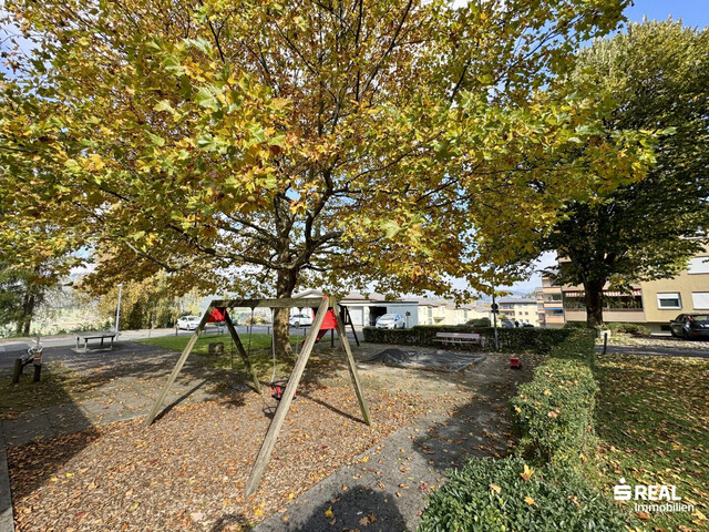 4-Zimmer-Wohnung mit Balkon & Garagenbox in ruhiger Lage