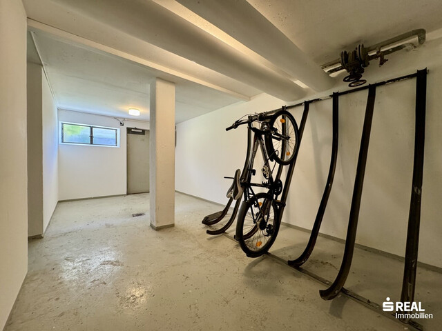 4-Zimmer-Wohnung mit Balkon & Garagenbox in ruhiger Lage