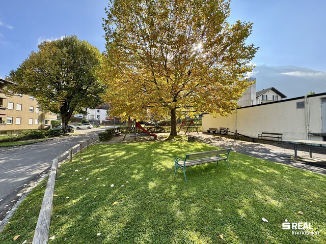 4-Zimmer-Wohnung mit Balkon & Garagenbox in ruhiger Lage