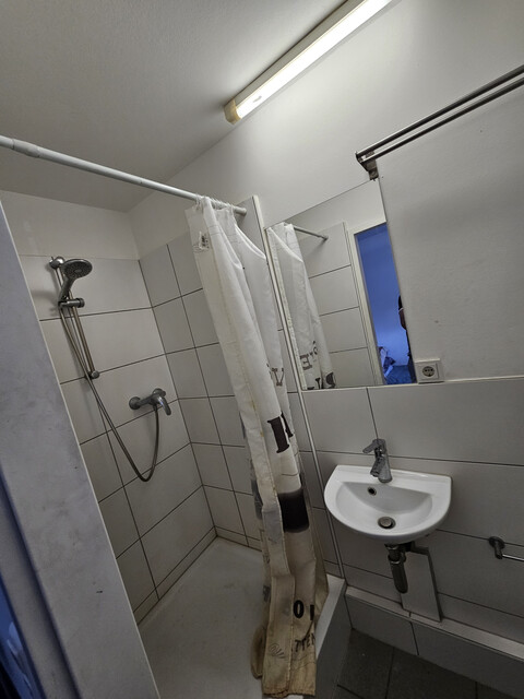 Zimmer mit Dusche und Küche 