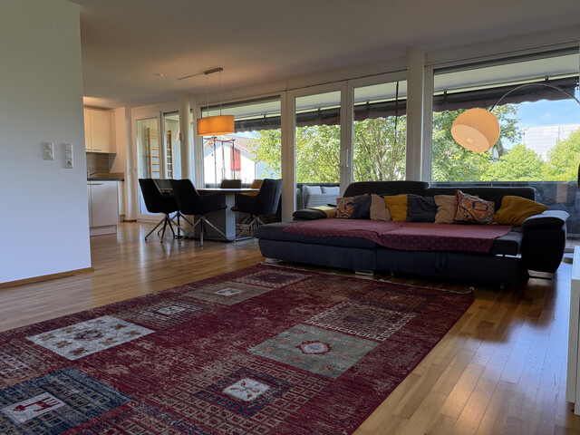 Moderne und familienfreundliche 4-Zimmer-Wohnung mit großer Terrasse