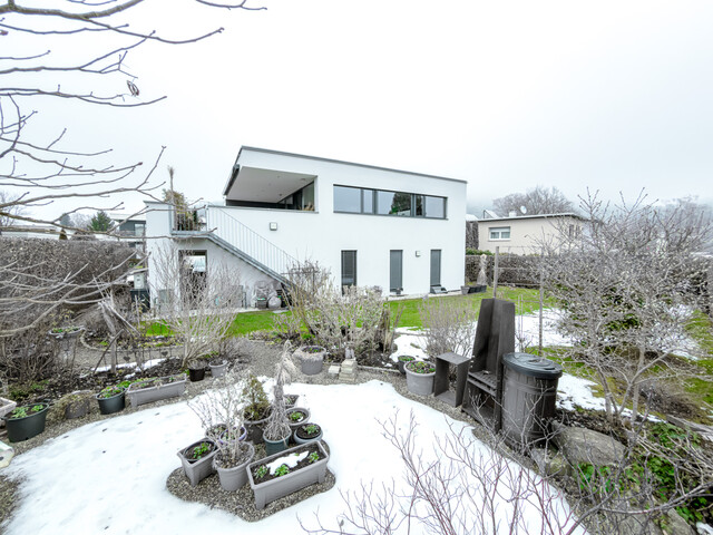 Exklusives Einfamilienhaus mit großzügigem Garten in ruhiger Lage von Koblach