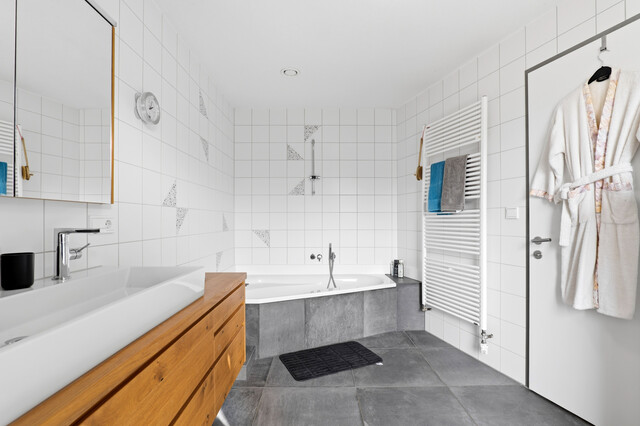 Architekten-Mehrfamilienhaus mit drei Wohneinheiten in besonderer Lage!