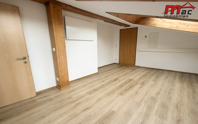 Attraktive Dachgeschoss-Wohnung hochwertig ausgebaut
