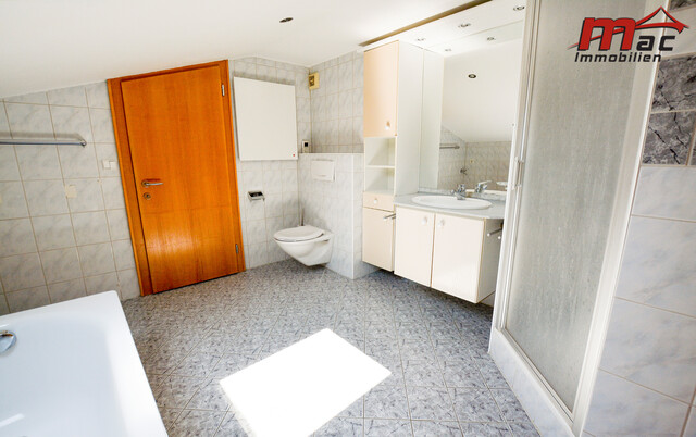 Attraktive Dachgeschoss-Wohnung hochwertig ausgebaut