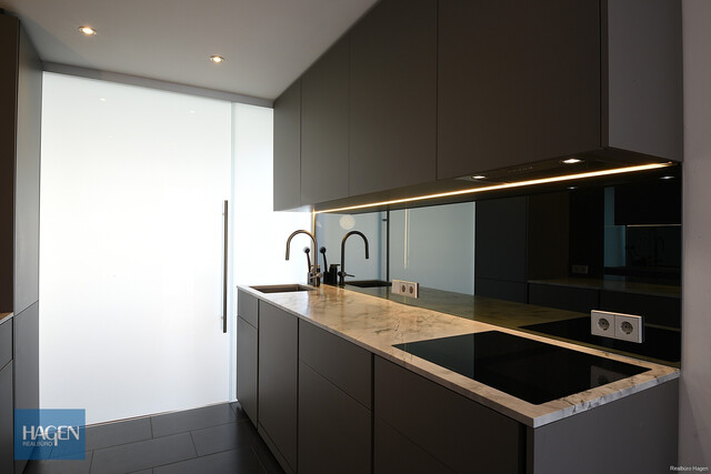 Hausgefühl inklusive – Stilvolle 4-Zimmer-Wohnung mit Gartenanteil im Zweiparteienhaus in Höchst