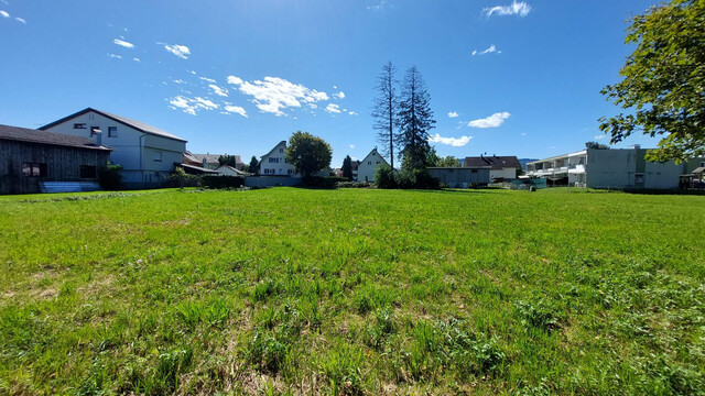 Großzügiges Grundstück in ruhiger Lage