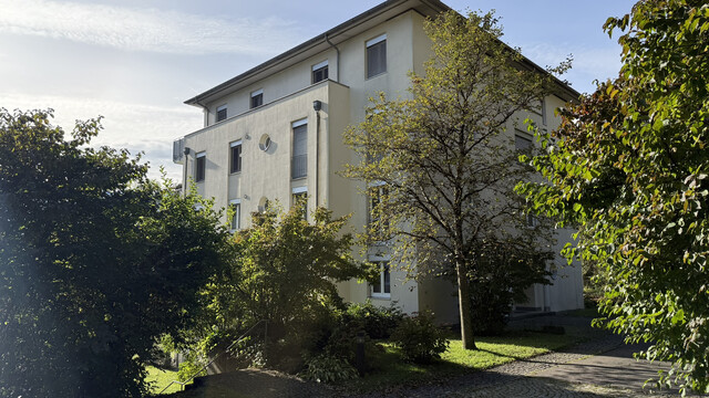 4,5-Zimmer-Wohnung mit Balkon in Grünlage - provisonsfrei