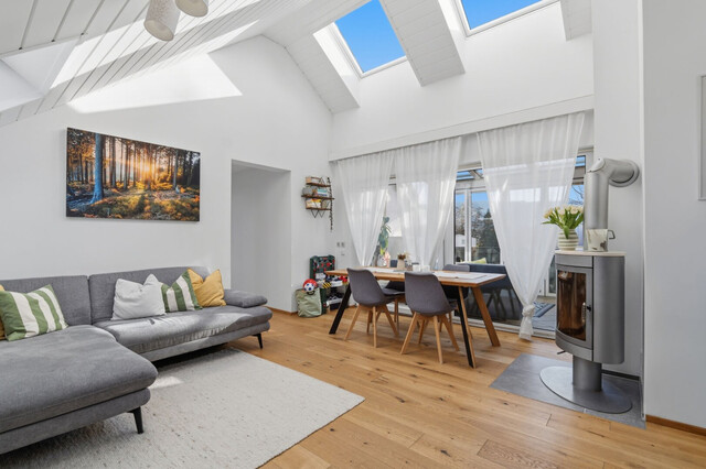 charmante und helle 4,5-Zimmer-Wohnung in Lauterach: Wintergarten mit Blick ins Grüne!