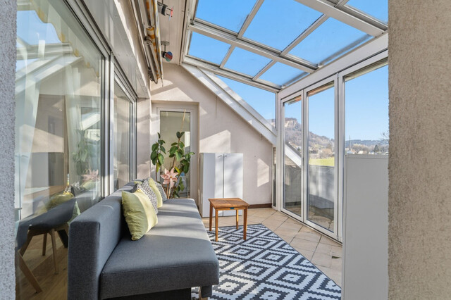 charmante und helle 4,5-Zimmer-Wohnung in Lauterach: Wintergarten mit Blick ins Grüne!