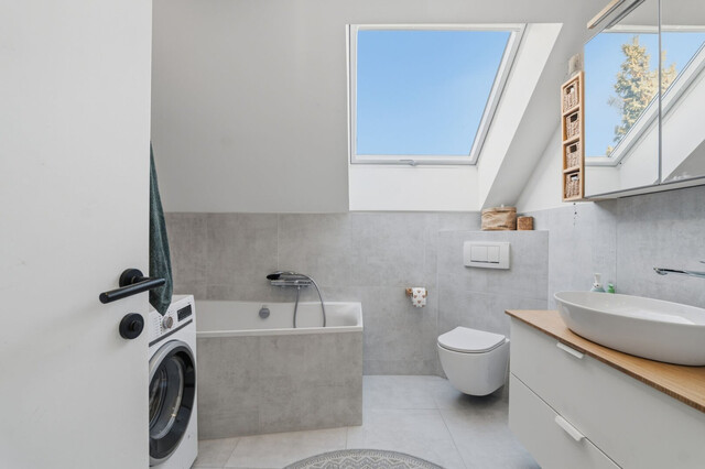charmante und helle 4,5-Zimmer-Wohnung in Lauterach: Wintergarten mit Blick ins Grüne!