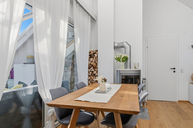 charmante und helle 4,5-Zimmer-Wohnung in Lauterach: Wintergarten mit Blick ins Grüne!