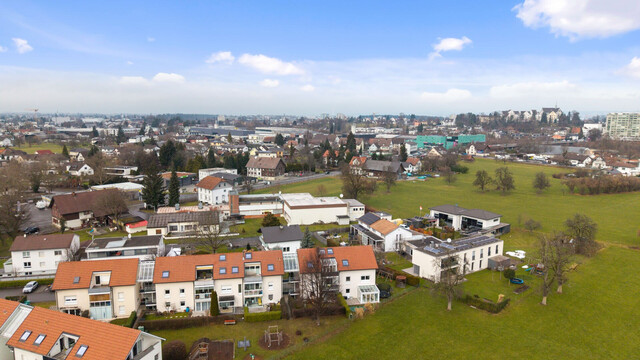 charmante und helle 4,5-Zimmer-Wohnung in Lauterach: Wintergarten mit Blick ins Grüne!