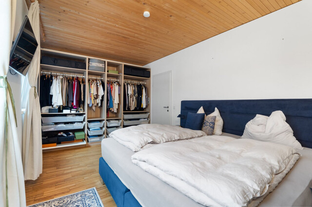 Wolfurt: Moderne 5-Zimmer-Dachgeschoss-Wohnung mit Terrasse, großem Privatgarten und 2 Autostellplätzen!