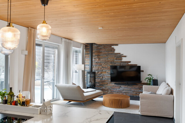 Wolfurt: Moderne 5-Zimmer-Dachgeschoss-Wohnung mit Terrasse, großem Privatgarten und 2 Autostellplätzen!