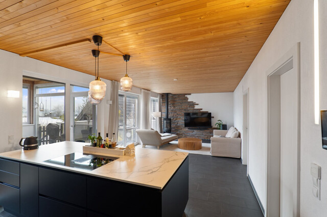 Wolfurt: Moderne 5-Zimmer-Dachgeschoss-Wohnung mit Terrasse, großem Privatgarten und 2 Autostellplätzen!