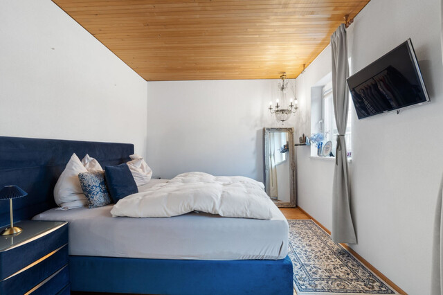 Wolfurt: Moderne 5-Zimmer-Dachgeschoss-Wohnung mit Terrasse, großem Privatgarten und 2 Autostellplätzen!