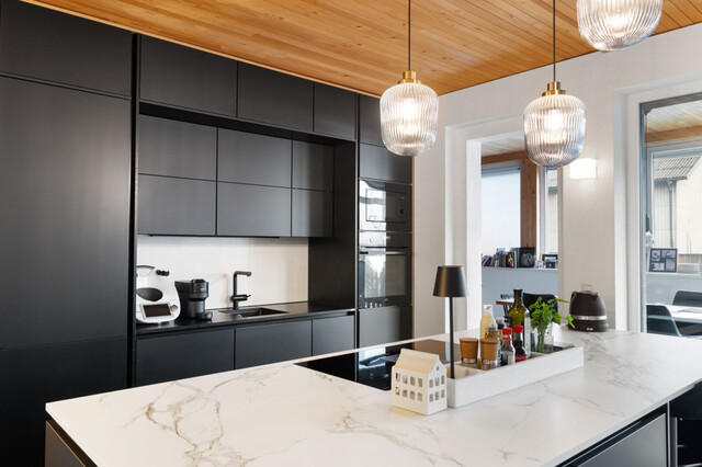 Wolfurt: Moderne 5-Zimmer-Dachgeschoss-Wohnung mit Terrasse, großem Privatgarten und 2 Autostellplätzen!