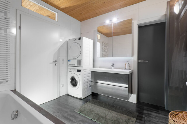 Wolfurt: Moderne 5-Zimmer-Dachgeschoss-Wohnung mit Terrasse, großem Privatgarten und 2 Autostellplätzen!