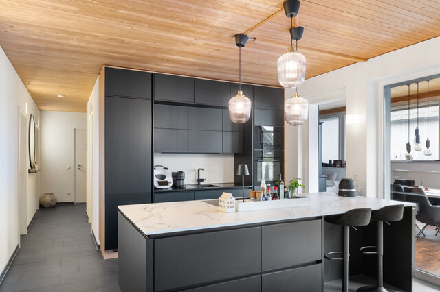 Wolfurt: Moderne 5-Zimmer-Dachgeschoss-Wohnung mit Terrasse, großem Privatgarten und 2 Autostellplätzen!