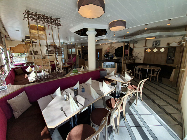 Gelegenheit / Gastlokal mit Gastgarten und 3 Wohneinheiten mit großem Grundstück