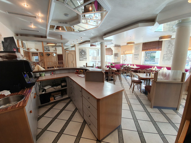 Gelegenheit / Gastlokal mit Gastgarten und 3 Wohneinheiten mit großem Grundstück