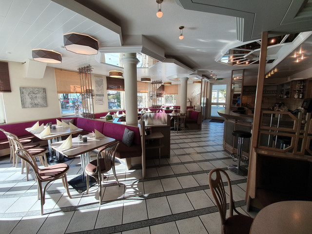 Gelegenheit / Gastlokal mit Gastgarten und 3 Wohneinheiten mit großem Grundstück