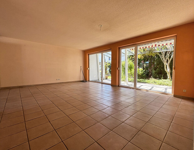 Großzügige 4 Zimmer Gartenwohnung 