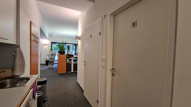 Interessante und vielseitige Büro- und Geschäftsfläche in zentraler Lage zu verkaufen