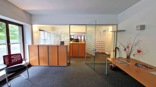 Interessante und vielseitige Büro- und Geschäftsfläche in zentraler Lage zu verkaufen