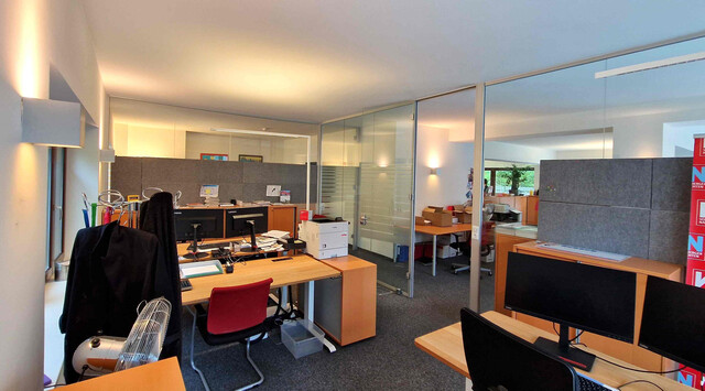 Interessante und vielseitige Büro- und Geschäftsfläche in zentraler Lage zu verkaufen