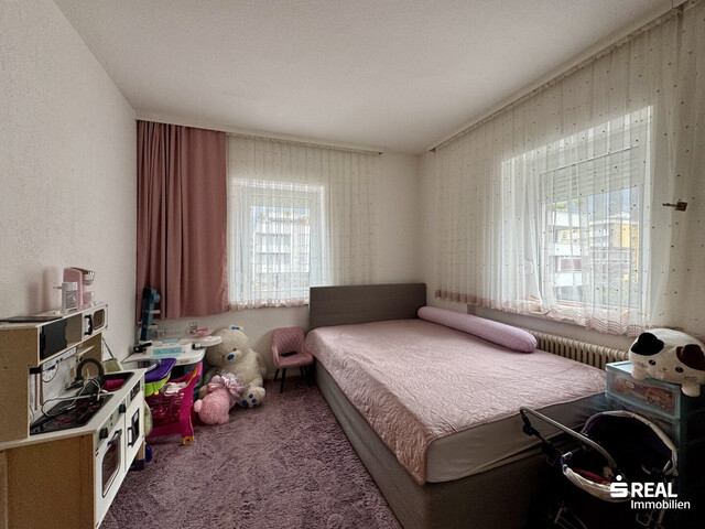 Großes Mehrfamilienhaus mit 5 Wohnungen