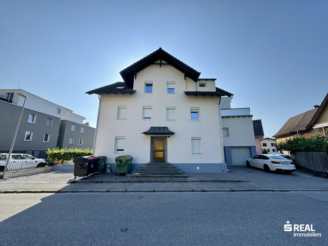Großes Mehrfamilienhaus mit 5 Wohnungen