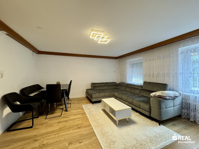 Großes Mehrfamilienhaus mit 5 Wohnungen