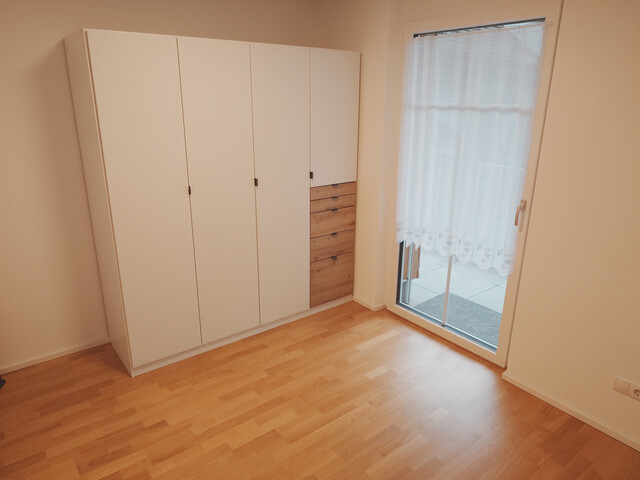 Hochwertige 3- Zimmer Gartenwohnung  mit 2 TG- Plätzen als Erstbezug zu vermieten