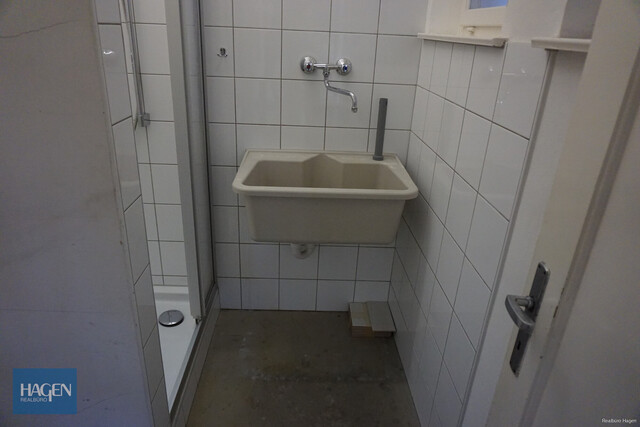 Großzügige Gewerbehalle mit Büroräume in Wolfurt zu vermieten!