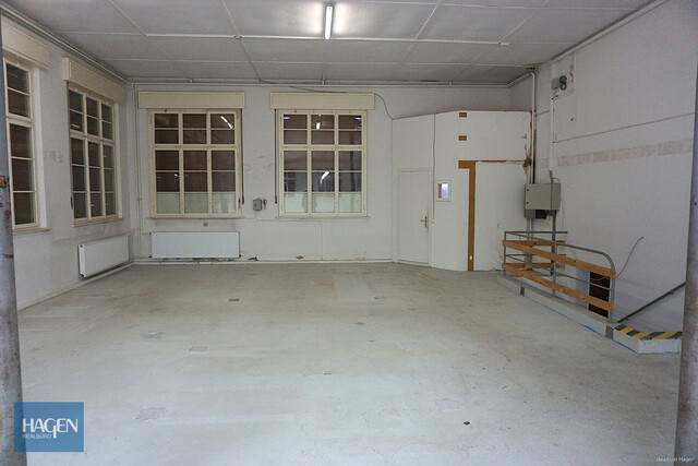 Großzügige Gewerbehalle mit Büroräume in Wolfurt zu vermieten!