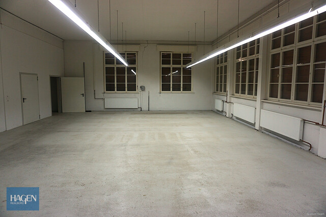 Großzügige Gewerbehalle mit Büroräume in Wolfurt zu vermieten!