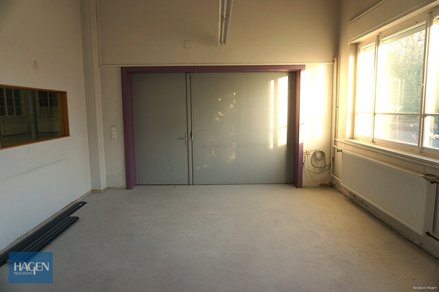 Großzügige Gewerbehalle mit Büroräume in Wolfurt zu vermieten!