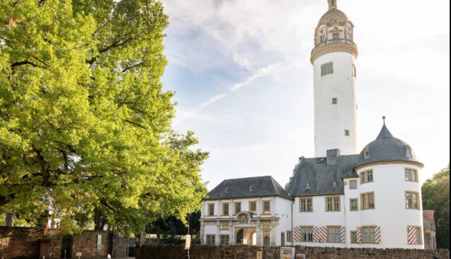 Neubau: Doppelhaushälfte in zentraler Lage in HÖCHST