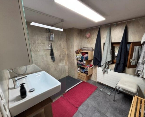 Gemütliches Haus mit Geschäftslokal im EG
