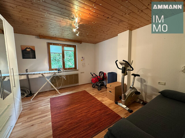 Wohnen mit Aussicht: Haus in sonniger Lage über dem Walgau