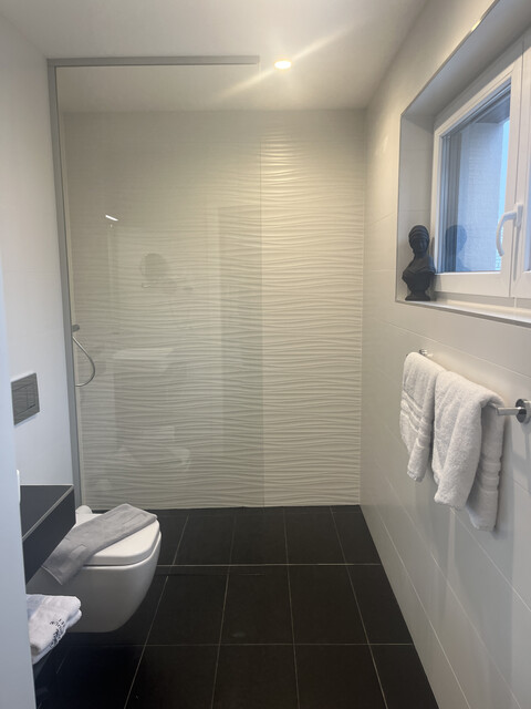 Neubau-Wohnung Top 3 voll Möbliert mit 8 m² Terrasse, Garten, EG, Fahrradraum!