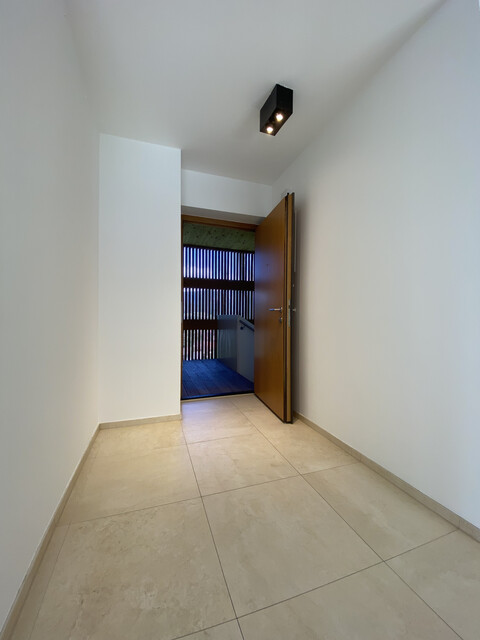 "ohne Provision" geräumige, helle 5 Zimmer Terrassenwohnung mit super Aussicht