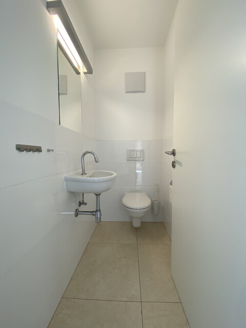 "ohne Provision" geräumige, helle 5 Zimmer Terrassenwohnung mit super Aussicht