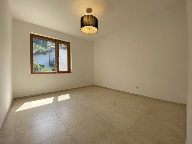"ohne Provision" geräumige, helle 5 Zimmer Terrassenwohnung mit super Aussicht
